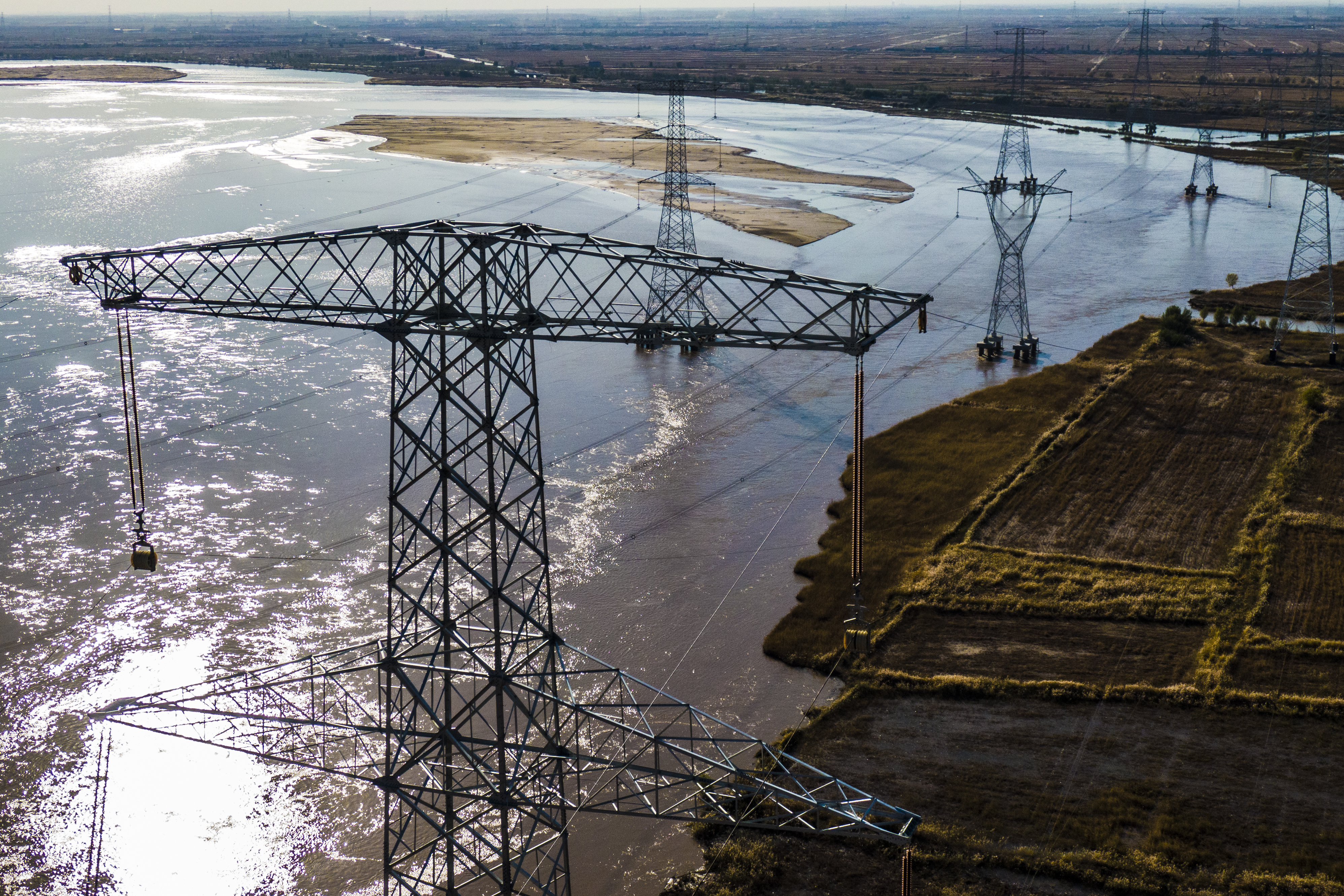 2020年《黃河跨越》大唐～沙湖750千伏輸電線路工程-寧夏送變電工程公司-額爾德尼.jpg